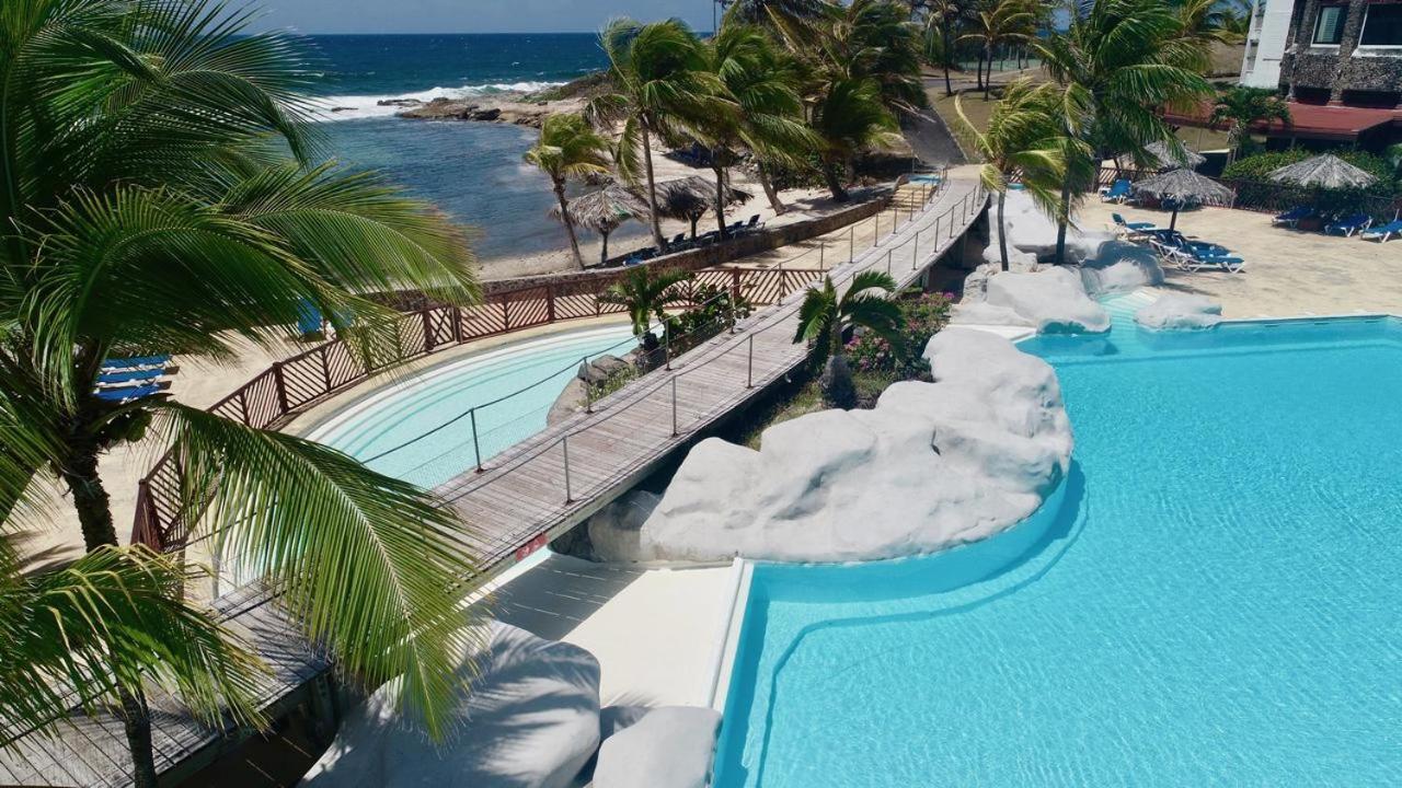 Tres Bel Appartement Avec Vue Mer, Acces Direct A La Plage Et Piscine Surveillee 생프랑수아 외부 사진