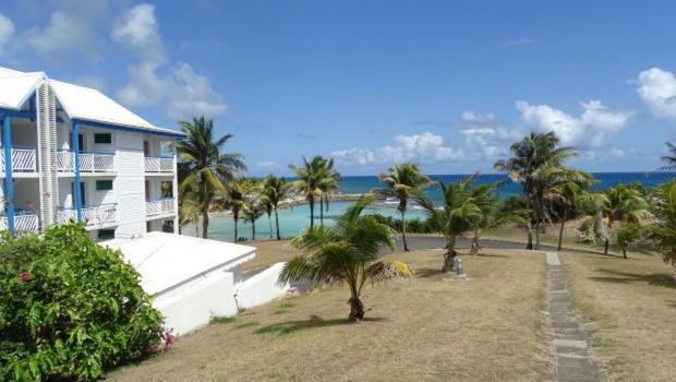 Tres Bel Appartement Avec Vue Mer, Acces Direct A La Plage Et Piscine Surveillee 생프랑수아 외부 사진