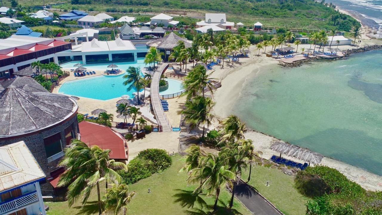 Tres Bel Appartement Avec Vue Mer, Acces Direct A La Plage Et Piscine Surveillee 생프랑수아 외부 사진
