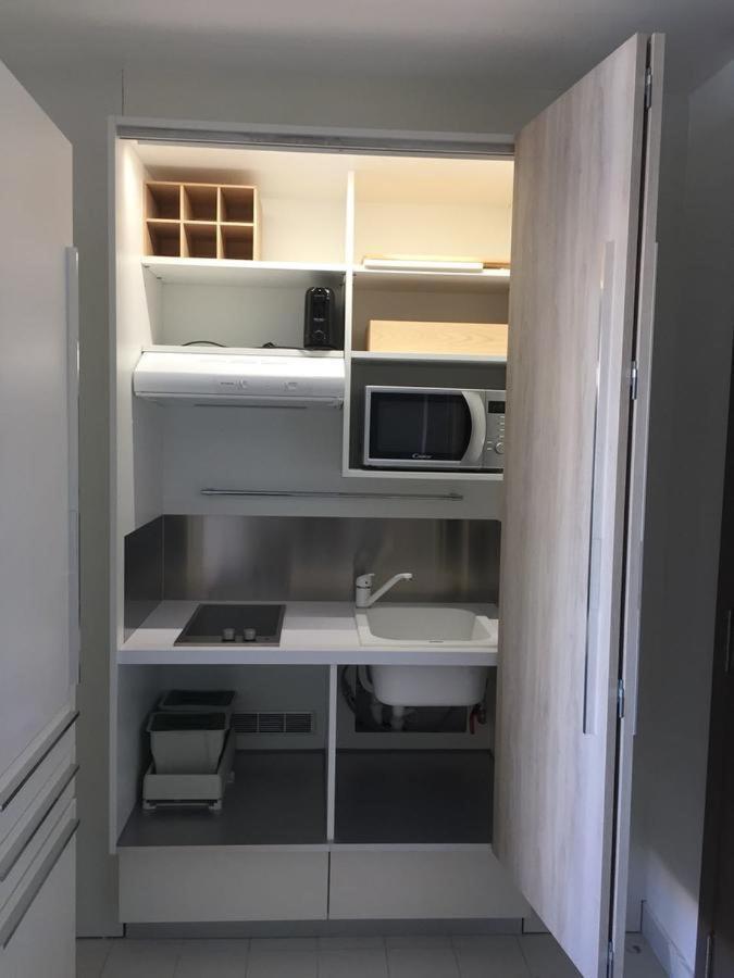 Tres Bel Appartement Avec Vue Mer, Acces Direct A La Plage Et Piscine Surveillee 생프랑수아 외부 사진