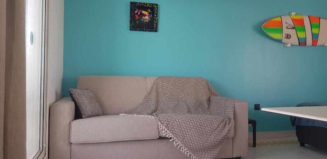 Tres Bel Appartement Avec Vue Mer, Acces Direct A La Plage Et Piscine Surveillee 생프랑수아 외부 사진