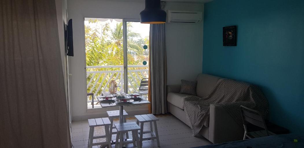 Tres Bel Appartement Avec Vue Mer, Acces Direct A La Plage Et Piscine Surveillee 생프랑수아 외부 사진
